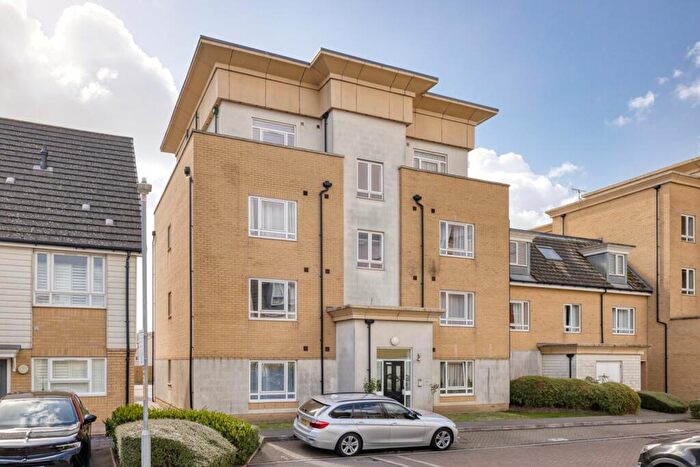 2 Bedroom Flat For Sale In Meridian Close, Ramsgate, Kent, CT12