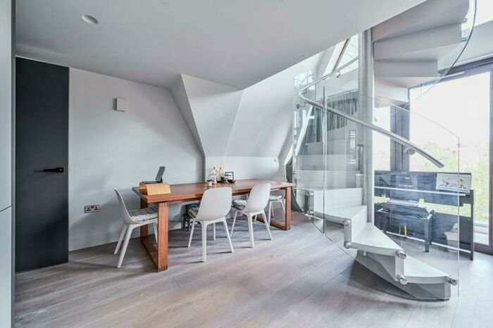 2 Bedroom Flat To Rent In Independents Road, Blackheath, London, SE3