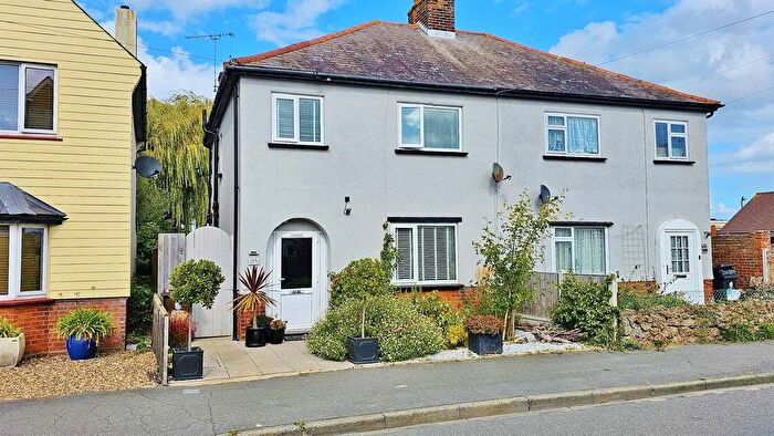 3 Bedroom Semi-detached House For Sale In Pole Barn Lane, Frinton-On-Sea, CO13