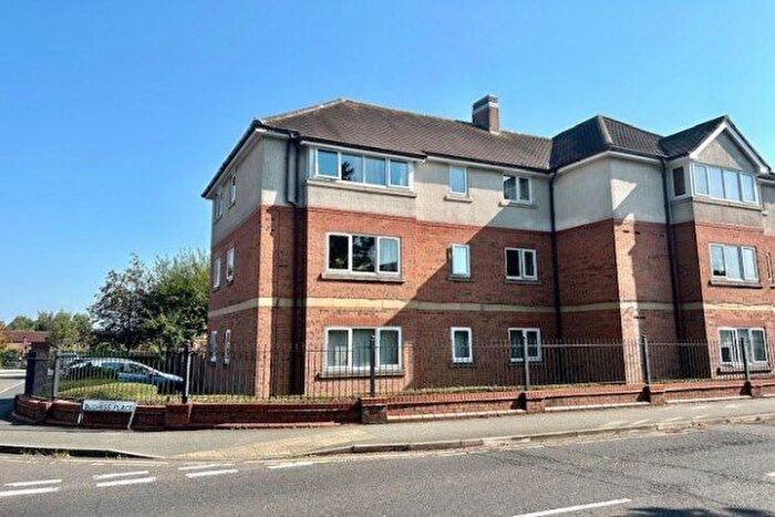 2 Bedroom Flat To Rent In Duchess Place, Chester, CH2