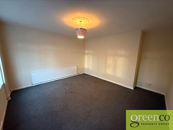 4 Bedroom Semi-Detached House To Rent In Parkway, Little Hulton, Salford, M38