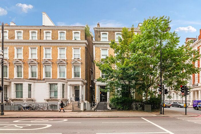 3 Bedroom Flat To Rent In Flat, Cromwell Road, London, SW5