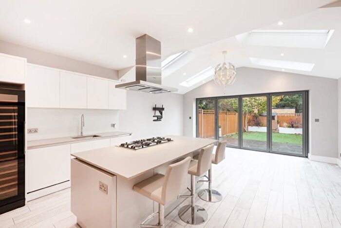 4 Bedroom Terraced House To Rent In Dordrecht Road, Acton, London, W3
