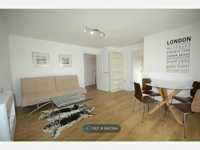 2 Bedroom Flat To Rent In Bruford Court, Greenwich, SE8