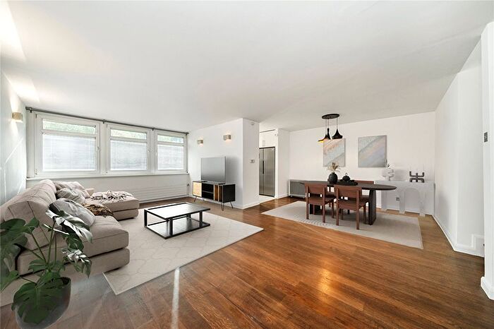 3 Bedroom Flat To Rent In Elystan Place, London, SW3