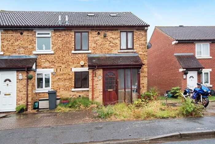 1 Bedroom End Of Terrace House To Rent In Charleston Close, Feltham, TW13