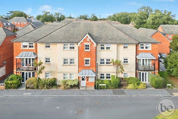 2 Bedroom Flat For Sale In Cirrus Drive, Shinfield, RG2