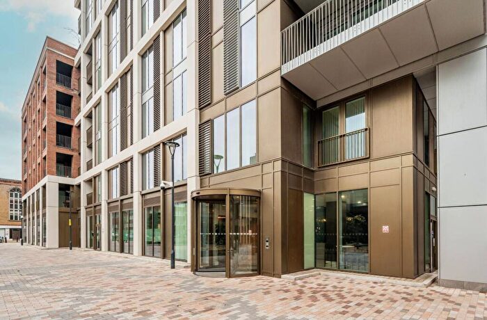 1 Bedroom Flat To Rent In Tapestry Way, London, , Whitechapel, London, E1