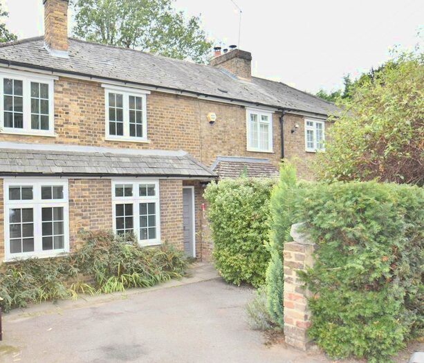 2 Bedroom Detached House To Rent In Woodbank Cottages, Oxford Road, Gerrards Cross, Buckinghamshire, SL9