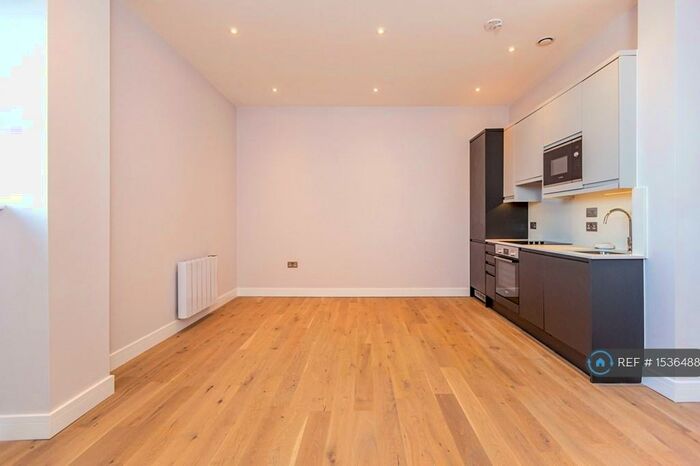 1 Bedroom Flat To Rent In Wells Court Albert Drive, Woking, GU21