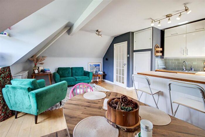 1 Bedroom Apartment For Sale In Normanton Road, South Croydon, CR2