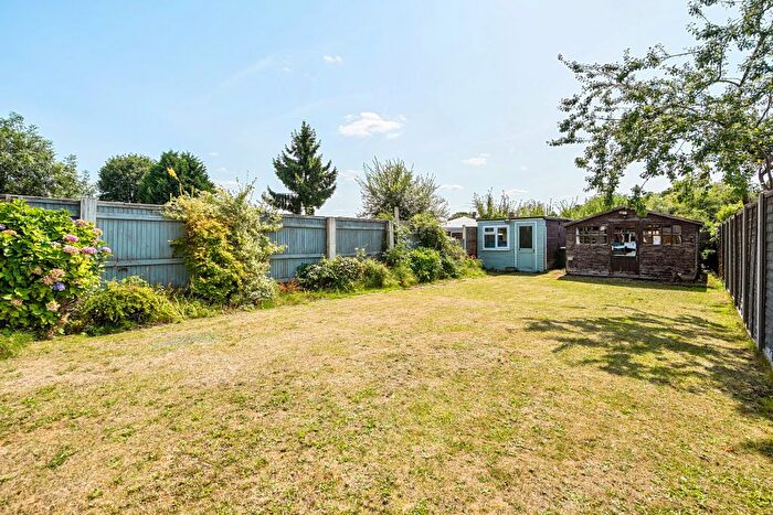 3 Bedroom Semi-detached House For Sale In Victoria Road, Knaphill, Woking, GU21
