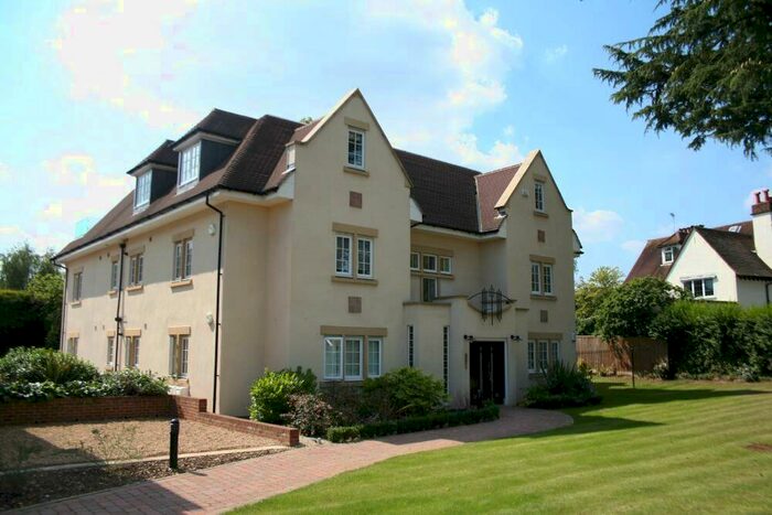 2 Bedroom Apartment To Rent In Packhorse Road, Gerrards Cross, SL9
