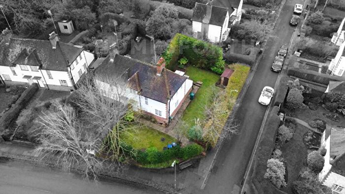 3 Bedroom House For Sale In Oakwood Road, Hampstead Garden Suburb, NW11