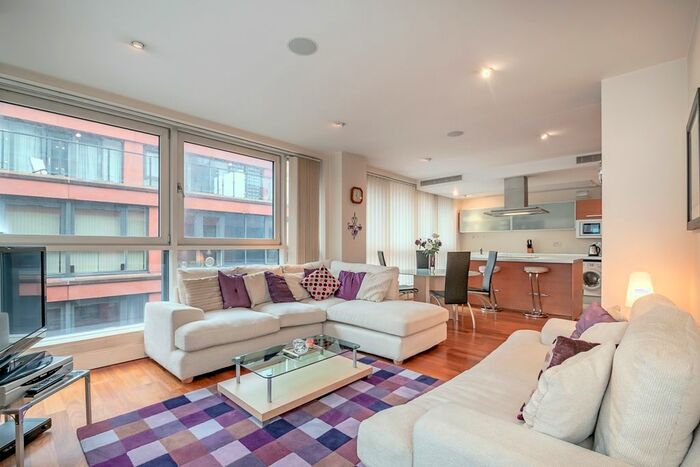 3 Bedroom Flat To Rent In Praed Street, London, W2