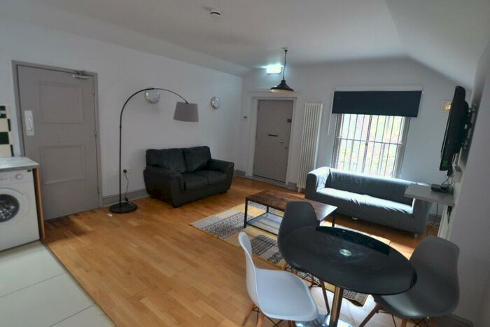 2 Bedroom Flat To Rent In Forest Road East, Arboretum, Nottingham, NG1