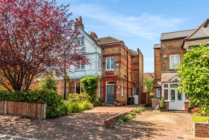 6 Bedroom Semi-Detached House To Rent In Oakhill Road, Beckenham, BR3