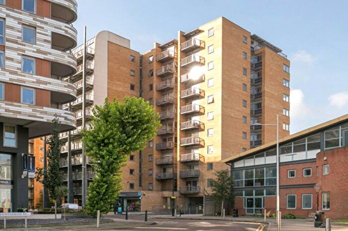 1 Bedroom Apartment To Rent In Cassilis Road, London, E14