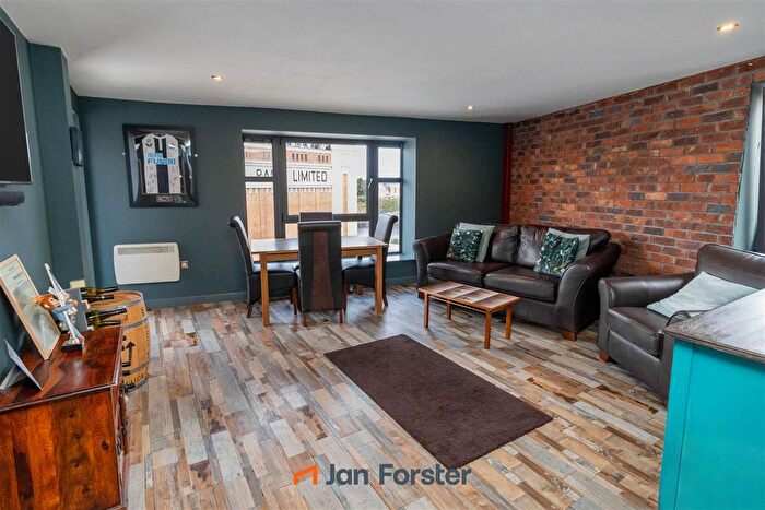 2 Bedroom Flat For Sale In Baltic Quays, Mill Road, Gateshead, NE8