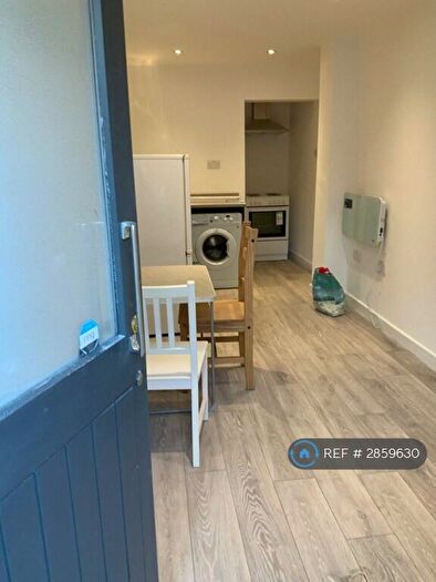 1 Bedroom Flat To Rent In Oxford House, Newport, NP20