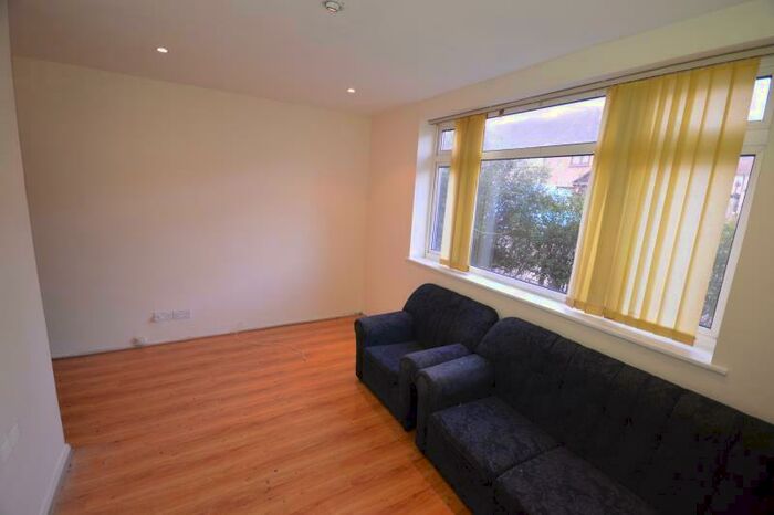 3 Bedroom Terraced House To Rent In Nelson Street, East Ham, London, E6