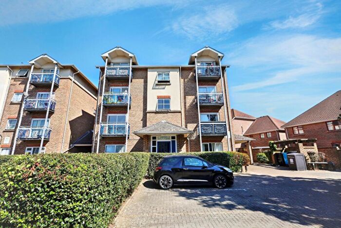 2 Bedroom Flat For Sale In Copland Road, Wembley, HA0