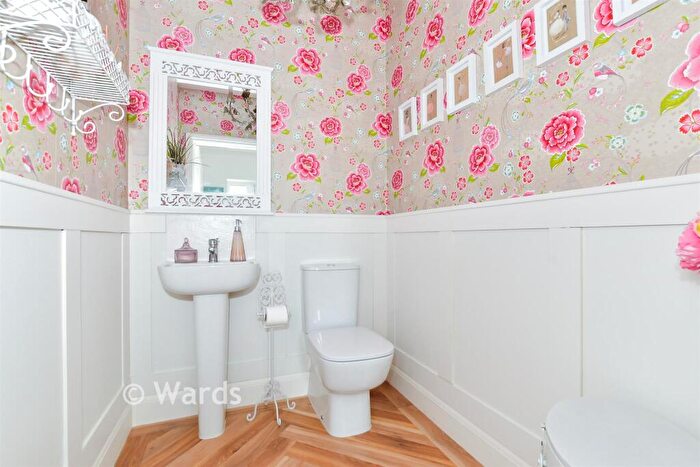 4 Bedroom Detached House For Sale In Mason Lane, Rochester, Kent, ME1