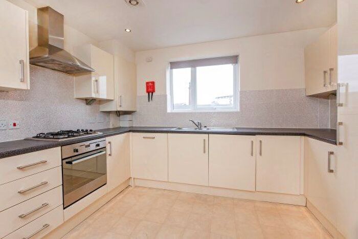 2 Bedroom Flat To Rent In Sandringham Court, York, YO31