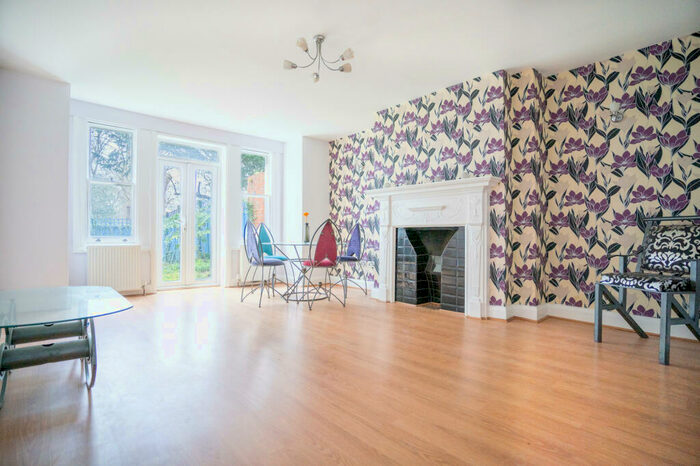 2 Bedroom Apartment To Rent In Anerley Road, London, SE20