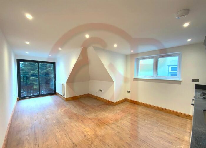 1 Bedroom Flat To Rent In Madeley Road, Ealing, W5