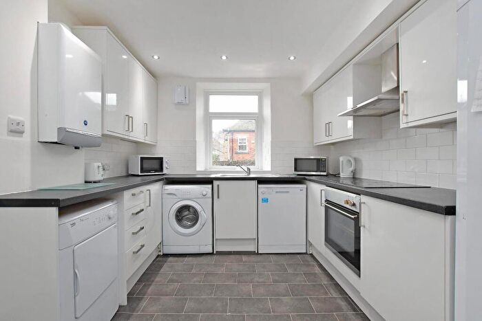 5 Bedroom House To Rent In School Road, Crookes, S10