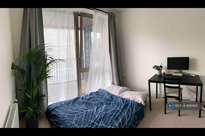 1 Bedroom Flat To Rent In Flour Millers House, London, E14