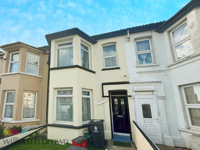 4 Bedroom Property To Rent In Beach Road, Clacton-On-Sea, CO15