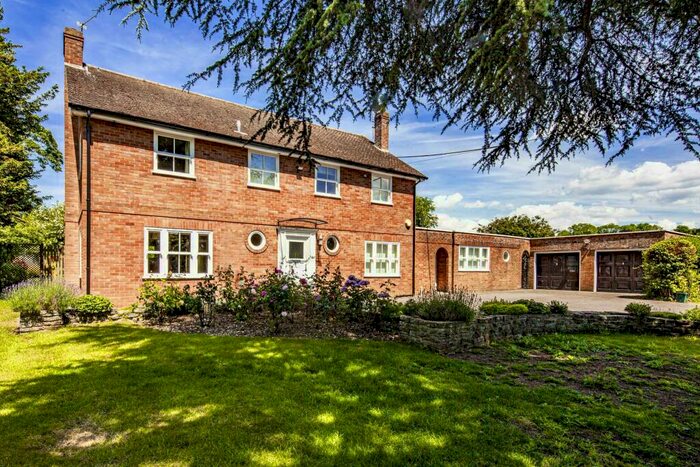 5 Bedroom Detached House For Sale In Church House, Compton, RG20