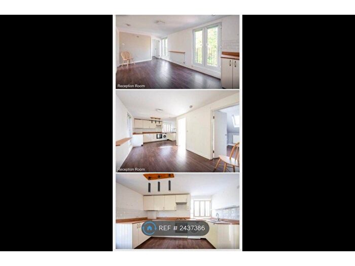 2 Bedroom Flat To Rent In Roehampton Vale, London, SW15