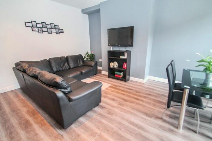 4 Bedroom Terraced House To Rent In Mayville Street, Hyde Park, Leeds, LS6