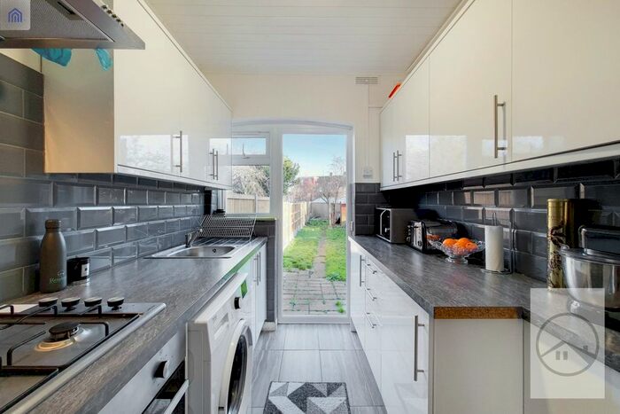 3 Bedroom End Of Terrace House To Rent In Edgehill Road, Mitcham CR4