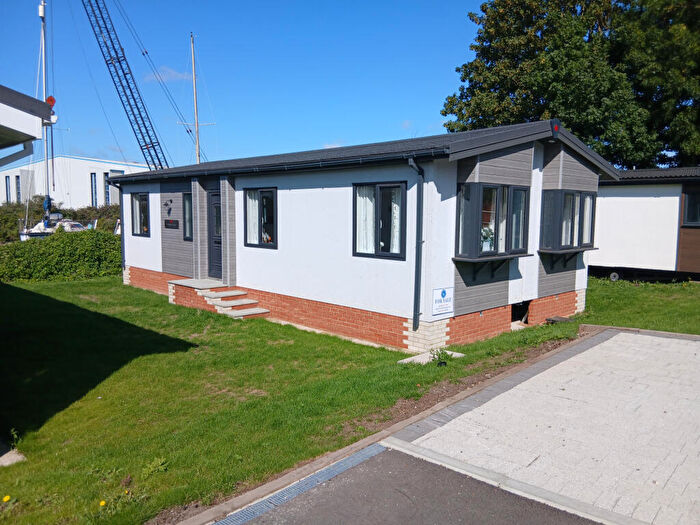 2 Bedroom Park Home For Sale In Rainham, Kent, ME8