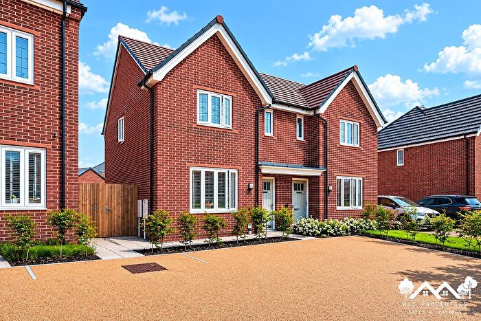 3 Bedroom Semi-Detached House For Sale In Halsmeadow Lane, Whiston, L35