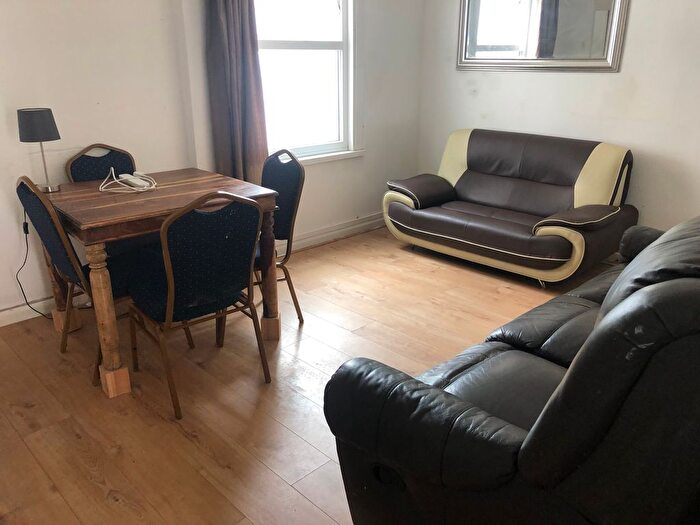 5 Bedroom Terraced House To Rent In Donnington Gardens, Reading, RG1