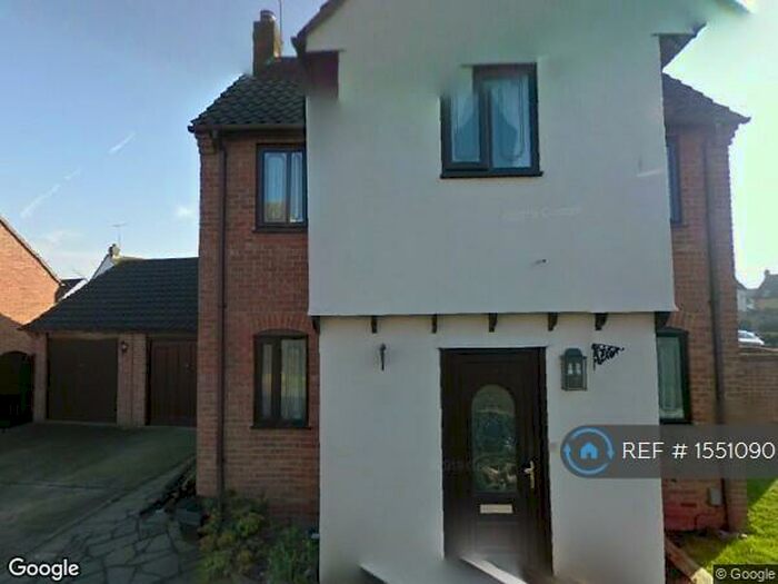 3 Bedroom Detached House To Rent In Woodberry Road, Wickford, SS11