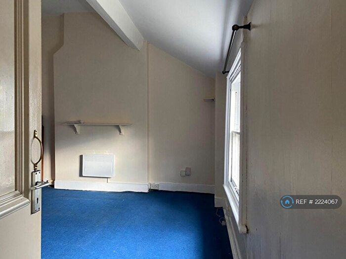 Studio To Rent In South Albert Road, Liverpool, L17