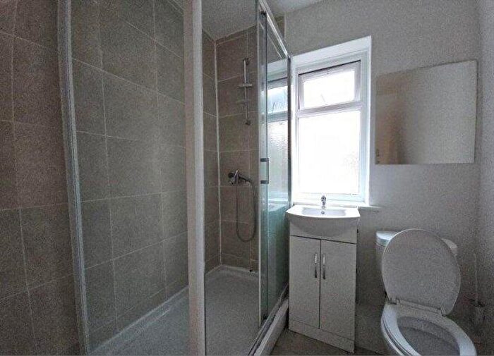 1 Bedroom Flat To Rent In Stoneleigh Road, N17