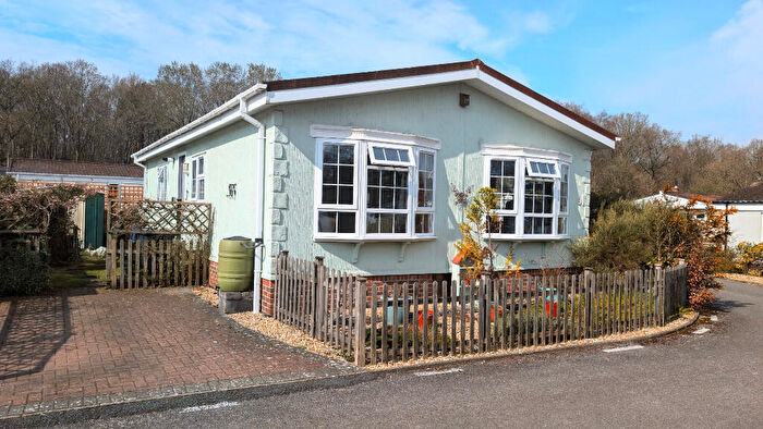 2 Bedroom Park Home For Sale In Whitehill Park, Whitehill, Hampshire, GU35