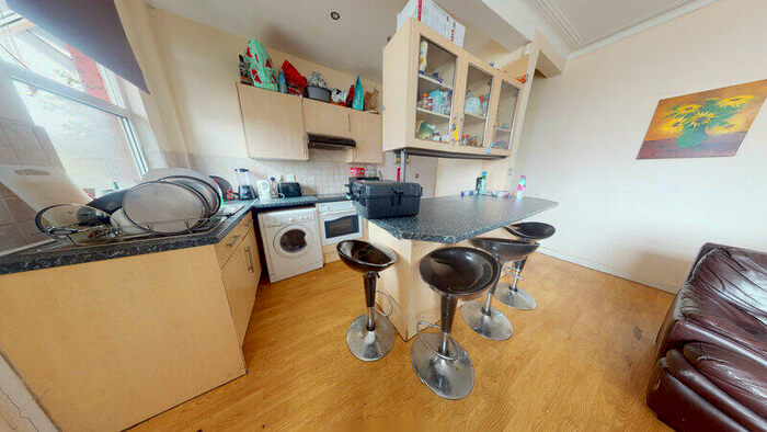 5 Bedroom Terraced House To Rent In Knowle Terrace, Burley, Leeds, LS4