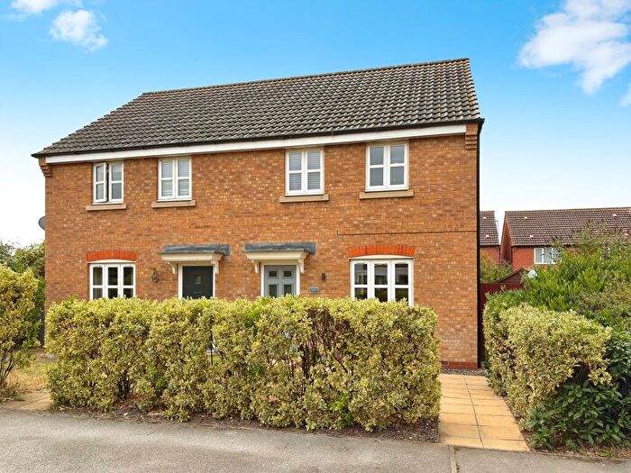 3 Bedroom Semi-Detached House For Sale In Maximus Road, North Hykeham, LN6