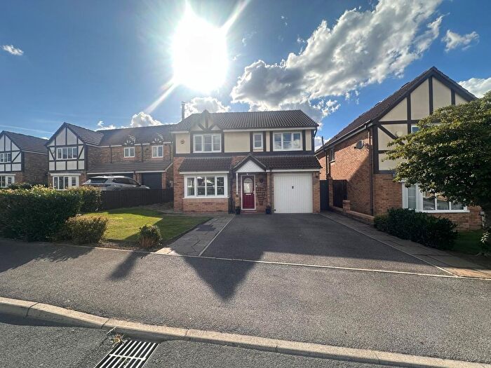 4 Bedroom Detached House For Sale In Dunniwood Drive, Castleford, WF10