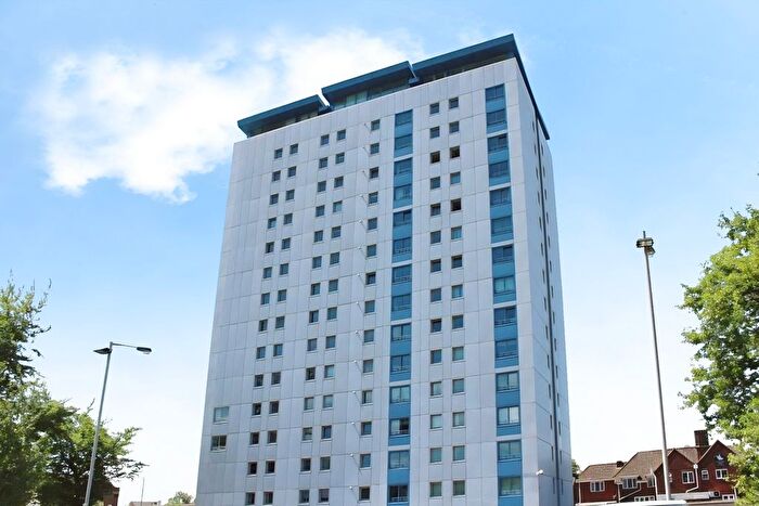 2 Bedroom Flat For Sale In Gomer Street, Willenhall, West Midlands, WV13