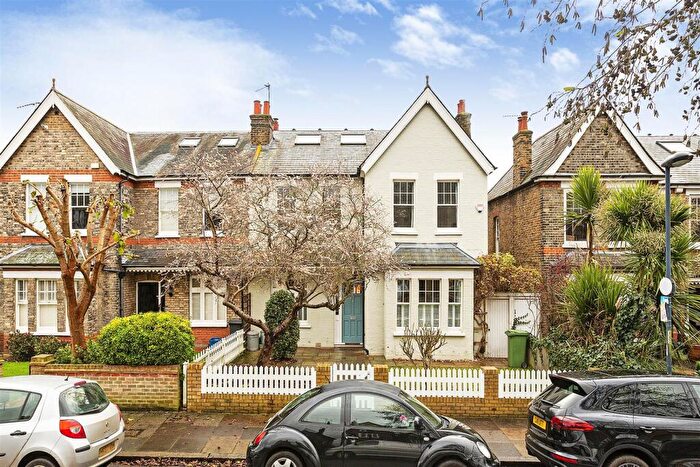 5 Bedroom Semi-Detached House For Sale In Ormonde Road, East Sheen, SW14