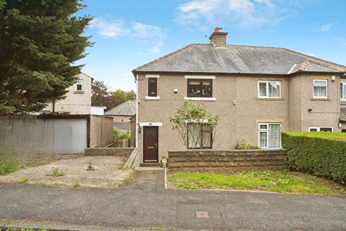 3 Bedroom Semi-Detached House For Sale In Ashbourne Crescent, Bradford, BD2